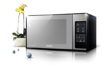 Cupón de descuento para hacernos con este microondas Samsung con grill e  interior cerámico aún más barato