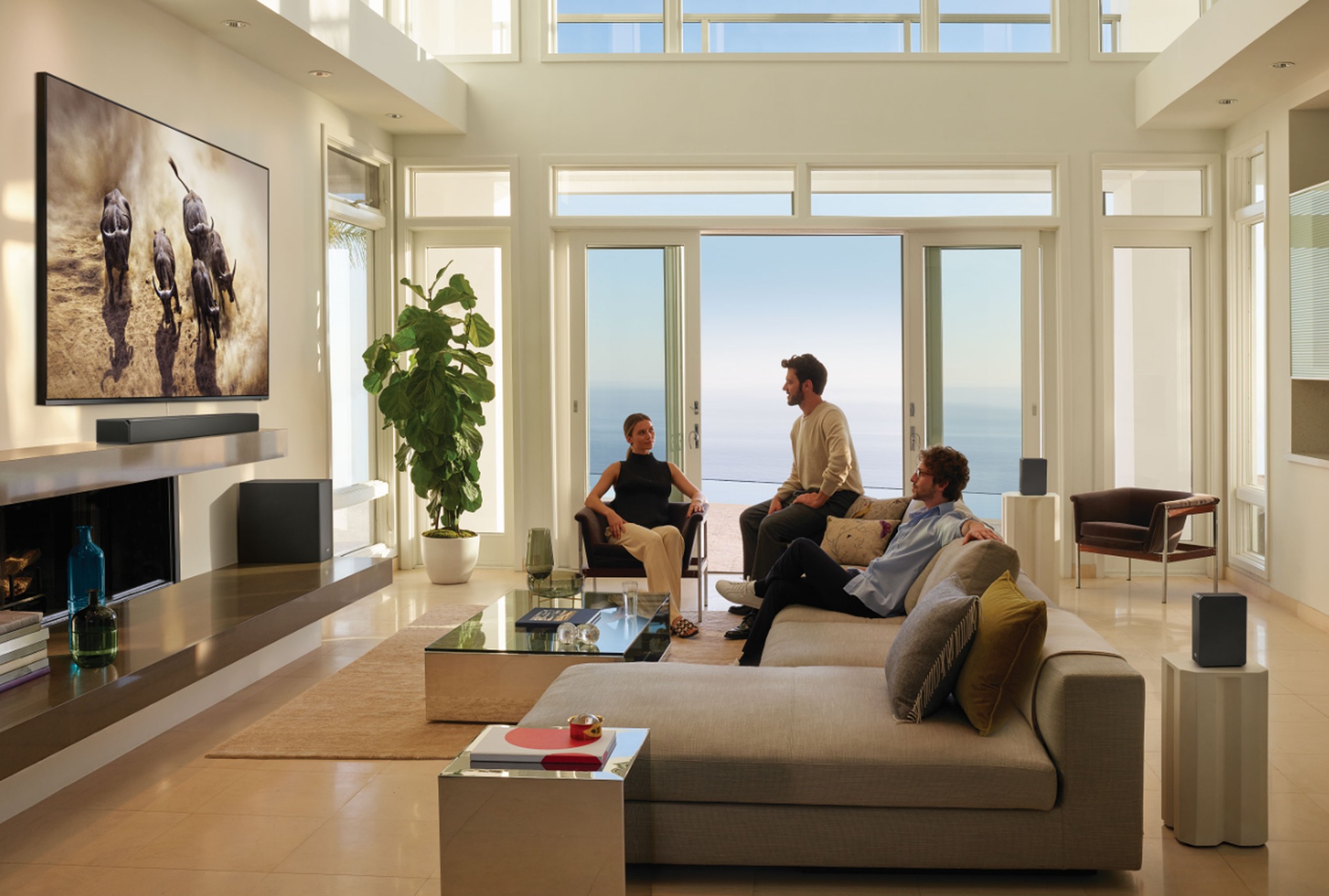 HW-Q90R/ZF-lifestyle2