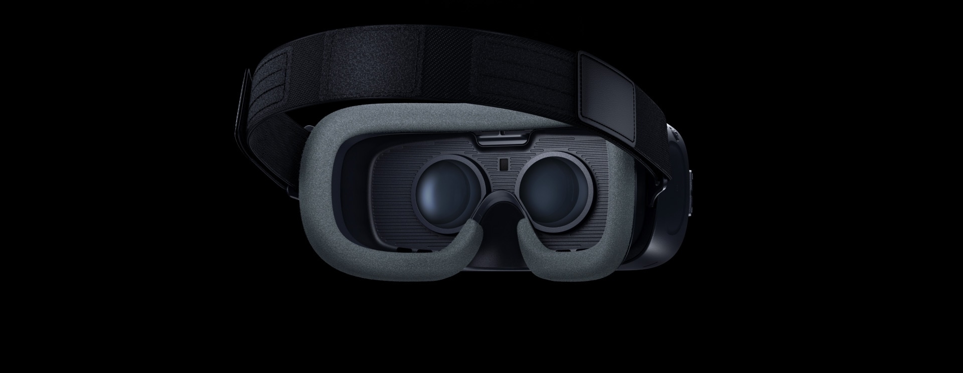 Gear VR seen from behind showing the inner lens, foam cushioning and strap holder