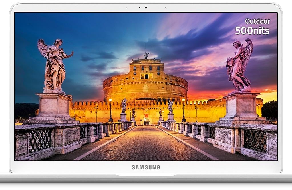 An image showing the Notebook 9’s screen with 500 nit brightness in outdoor mode, displaying a castle in the middle, at the end of a bridge with statues on it, against a white backdrop.