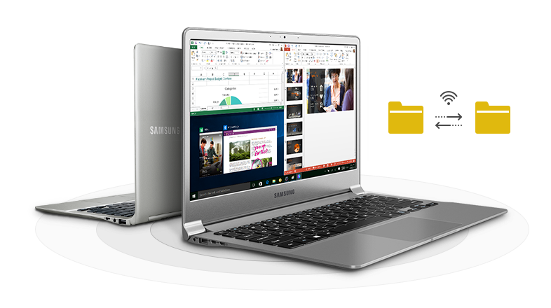 An image showing two laptops linked via the Wi-Fi Transfer function.