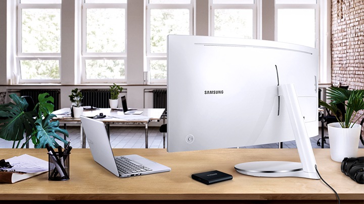 34" Thunderbolt™ 3 Curved Monitor with 21:9 Wide Screen CJ791 | Samsung  HK_EN