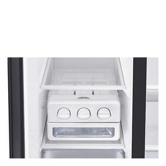 Samsung RS62R50412C Side By Side dengan All-Around Cooling, 700L (hitam) terlihat dari dalam. Dilengkapi dengan pembuat es built-in.
