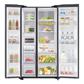 Samsung RS62R50412C Side By Side dengan All-Around Cooling, 700L (hitam) terlihat dari depan. Terbuka untuk menunjukkan kapasitas penyimpanan 700L yang luas.