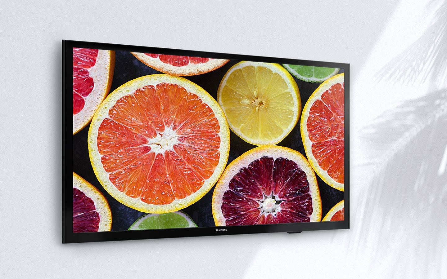Clear, detailed picture in 32 inch Full HD LED TV