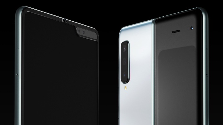 Capture it all, no matter how you hold it.