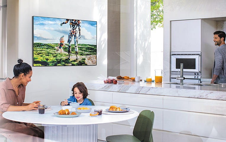 La vue latérale du téléviseur QLED