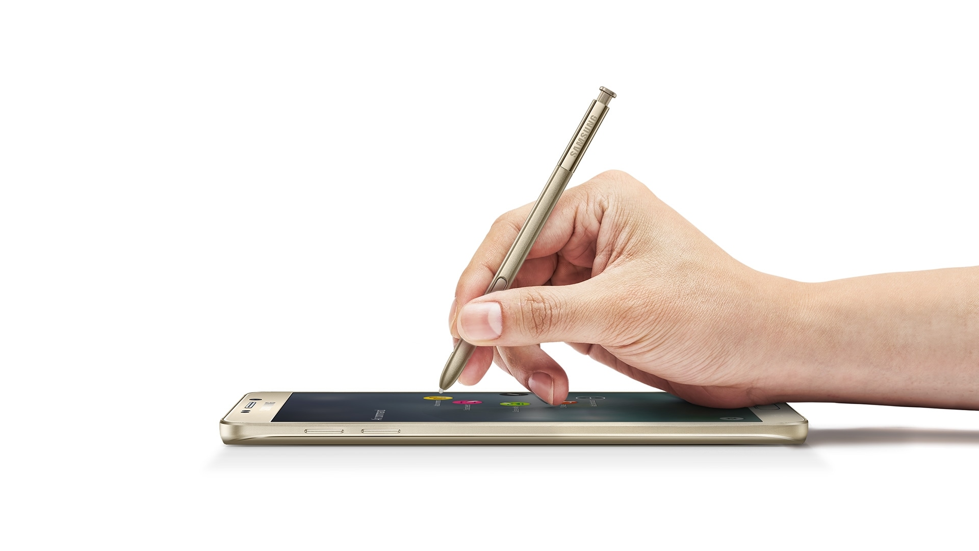 An image showing the Galaxy Note5 with the S Pen.