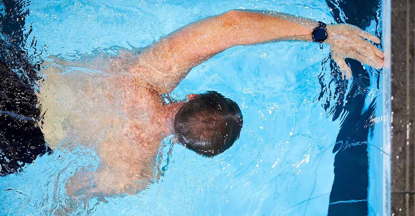 swimming with samsung watch