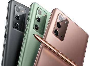 A parte de trás de três dispositivos Galaxy Note20 5G nas cores cinza, verde e bronze Mystic estão lado a lado, com a S Pen bronze Mystic colocada na parte de trás do dispositivo de mesma cor.