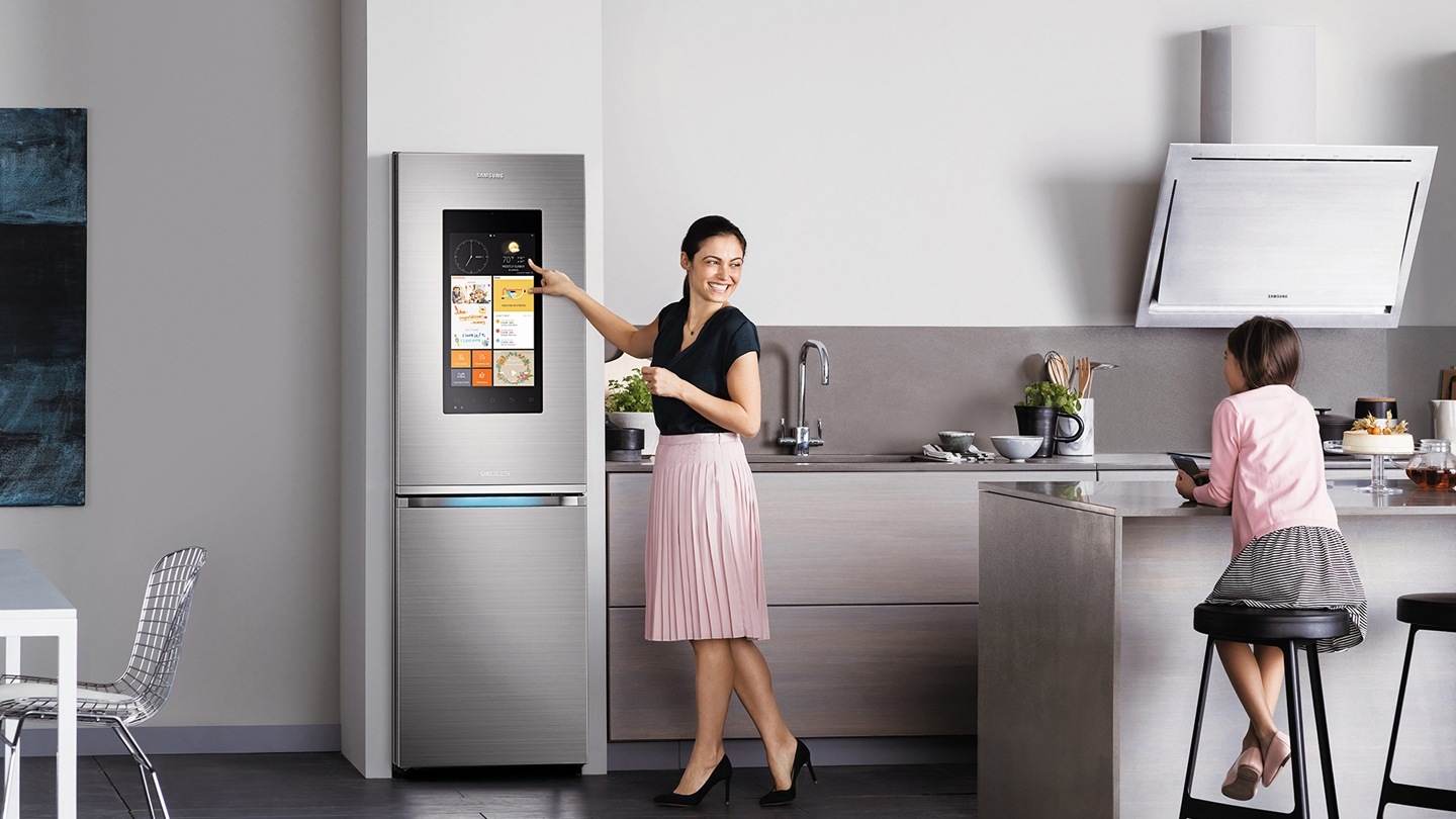 Выбираем холодильник для дома 2019. Samsung Smart Fridge. Холодильник самсунг 2020. Смарт-холодильник Samsung Family. Холодильник Family Hub.