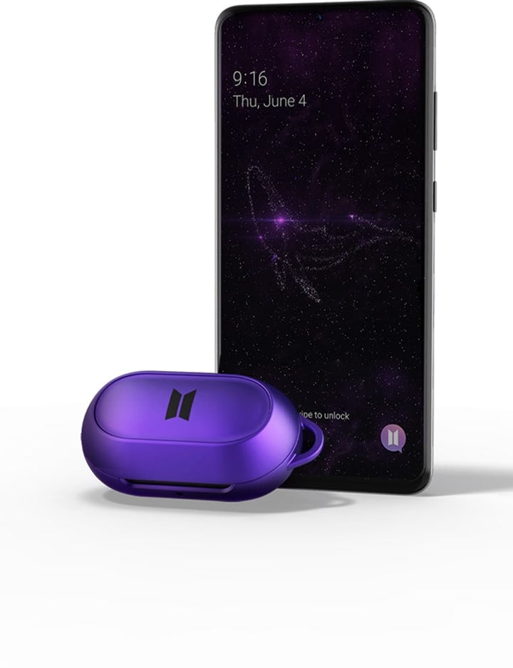 Galaxy Buds plus BTS Edition packaging, showing the box, the Galaxy Buds plus BTS Edition in their B. Purple cradle, the Smart Buds Cover, and photos of the band members.
