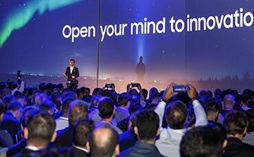 HS Kim, President and CEO of Consumer Electronics Division, set the stage for the exciting announcements to “open your mind to the power of Samsung innovation.”