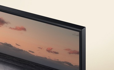 1. Una imagen de cerca del bisel del nuevo QLED Q900R de Samsung de 2019.