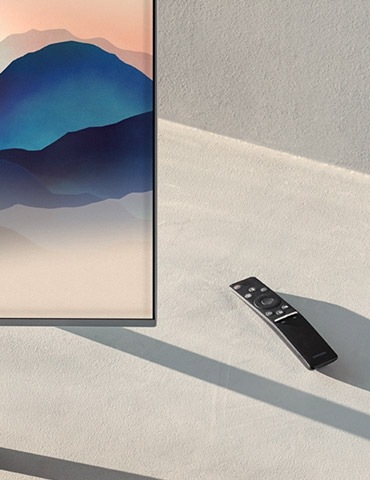 A beauty cut of the 2018 new QLED TV Q6F. Closed-up shot of bezel and One remote control.