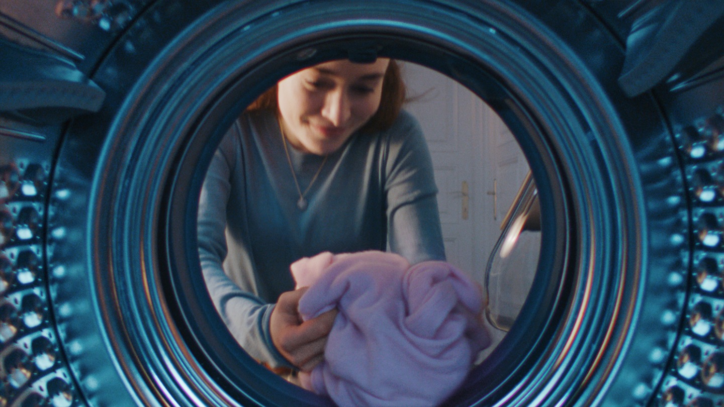 Filmen viser hvordan QuickDrive pleier de mest dyrebare og ømfintlige tekstilene dine takket være EcoBubble-teknologien.