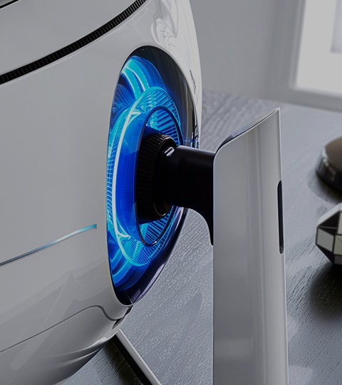 Futurystyczny design monitora gamingowego Samsung Odyssey z niebieskim podświetleniem z tyłu nadaje mu wyjątkowy charakter, który w połączeniu z zawansowanymi możliwościami tworzy urządzenie, obok którego nie przejdziesz obojętnie.