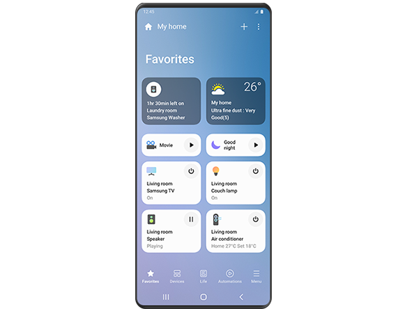 Um ecrã Galaxy mostra o GUI SmartThings com vários dispositivos domésticos inteligentes conectados, o seu estado e outras rotinas que podem ser definidas, incluindo "Filme" e "Boa noite".