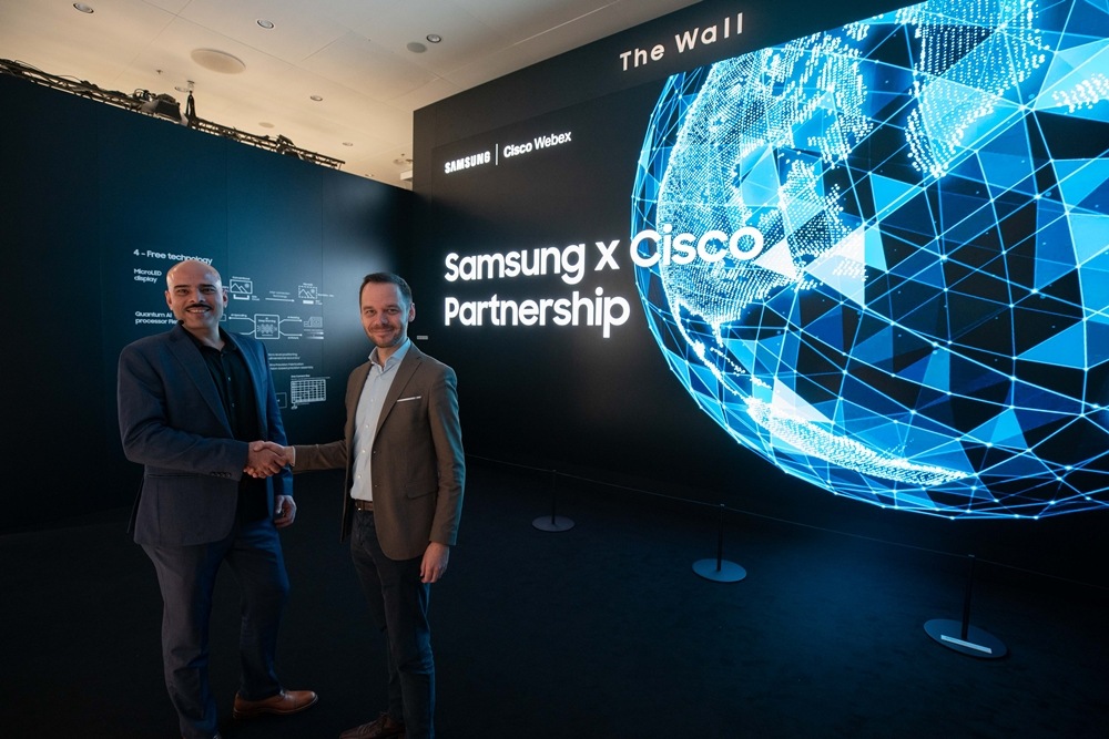 삼성전자가 11일(현지시각) 네덜란드 암스테르담에서 열리는 ‘ISE(Integrated Systems Europe) 2020’에서 시스코(Cisco)와 함께 차세대 화상회의 솔루션 ‘웹엑스 온 플립(Webex on Flip)’을 공개했다