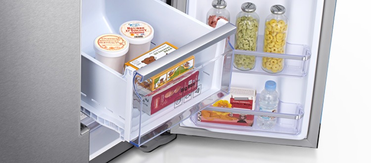Family Hub Fridge Freezer 550l Rf56k9540sr Samsung Uk A Detail Image Of Right Familyhub Freezer Door Open Icecream Bo In Freezing Mode