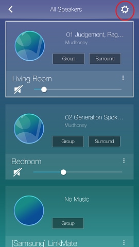 How do I update the software on my speakers using the Multiroom App?