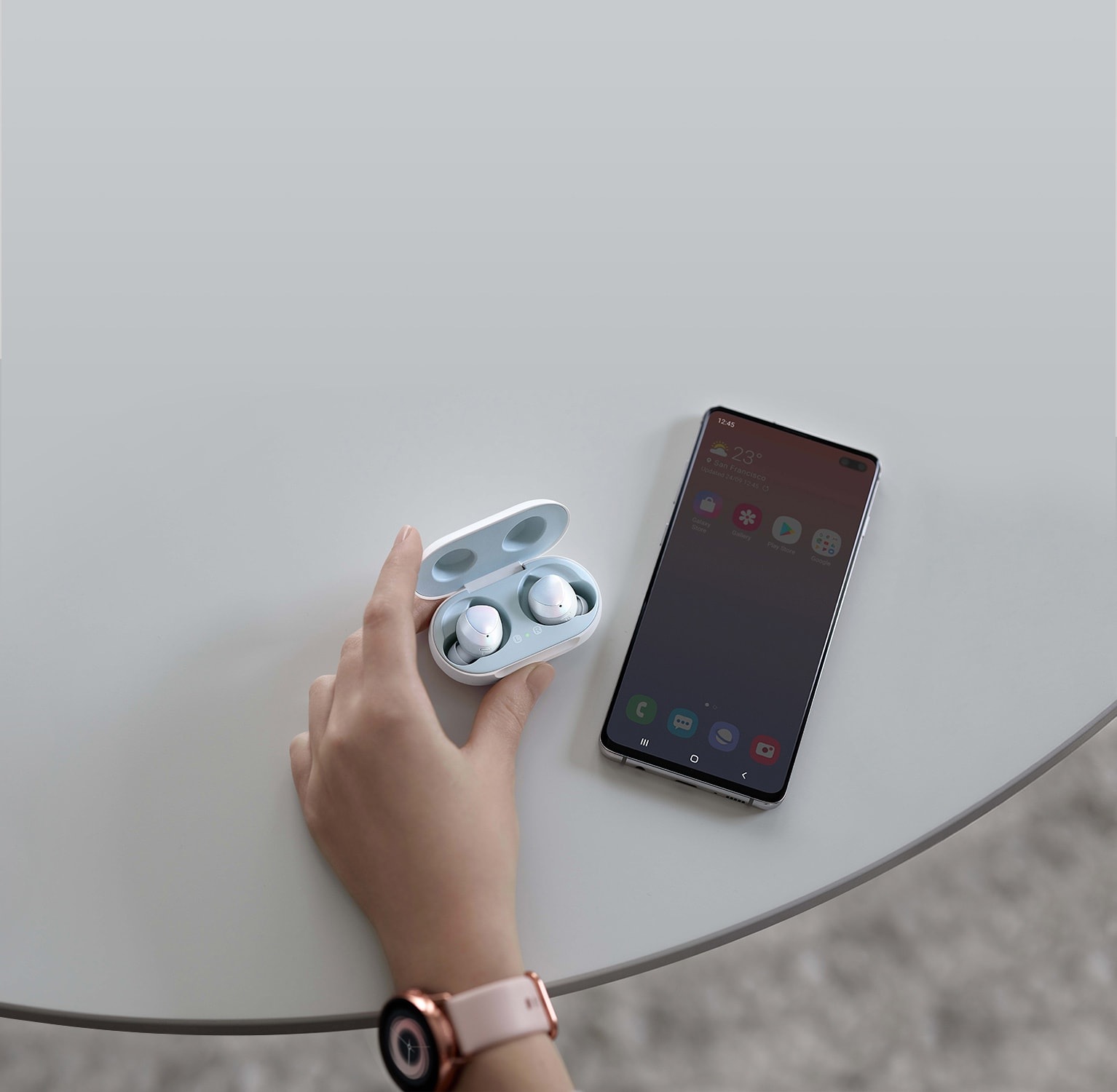 samsung s10 plus with watch