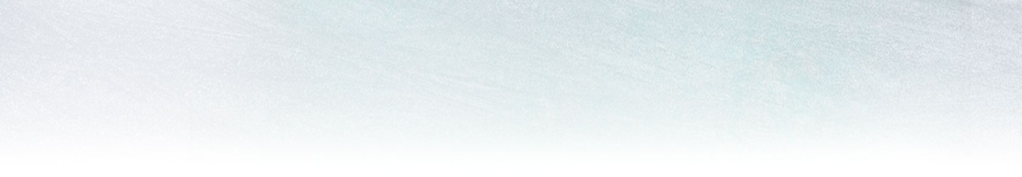يتم وضع مكبر الصوت ومضخم الصوت من سلسلة Q من سامسونج مع تلفزيون QLED.