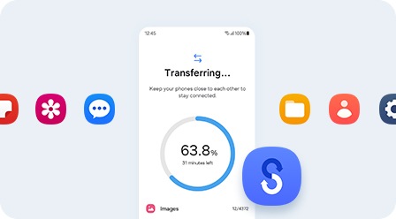 Un smartphone affichant un processus de transfert de données. Autour du téléphone se trouvent des icônes d'application colorées et un logo Smart Switch.