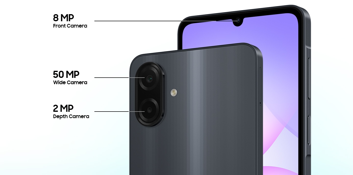 Deux Galaxy A07. L'un vu de dos, avec son appareil photo grand angle de 50 Mpx et son capteur de profondeur de 2 Mpx. L'autre vu de face, avec son appareil photo frontal de 8 Mpx.