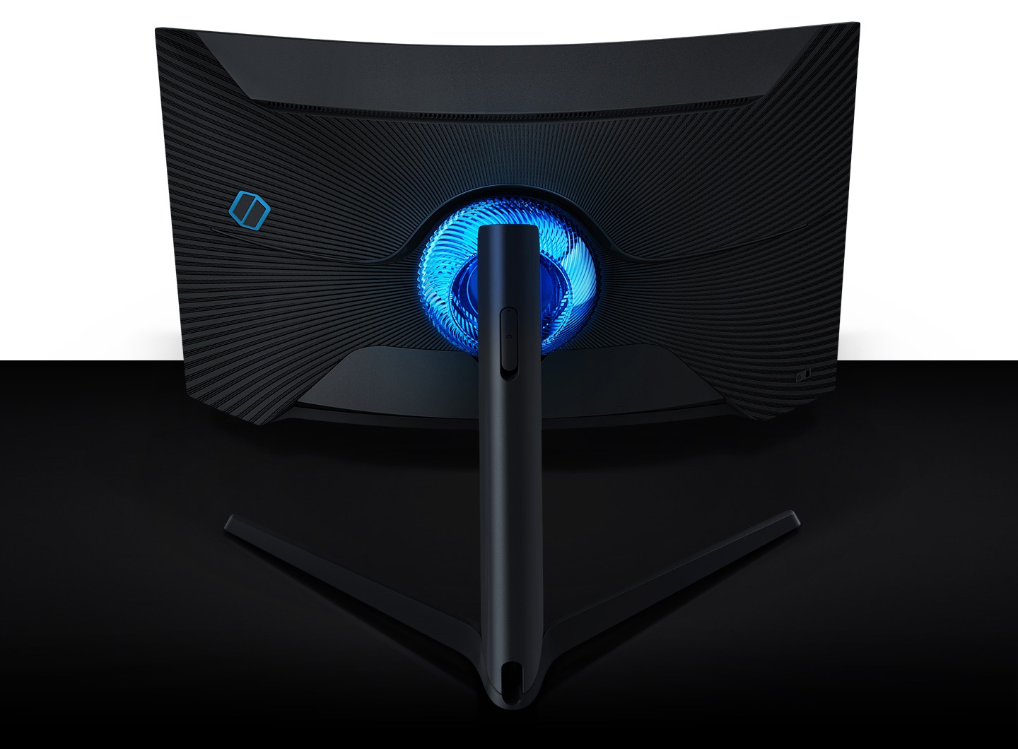 This video shows the Odyssey G7 rear design, with the ice blue color appearing and showing the back of the monitor as a whole.