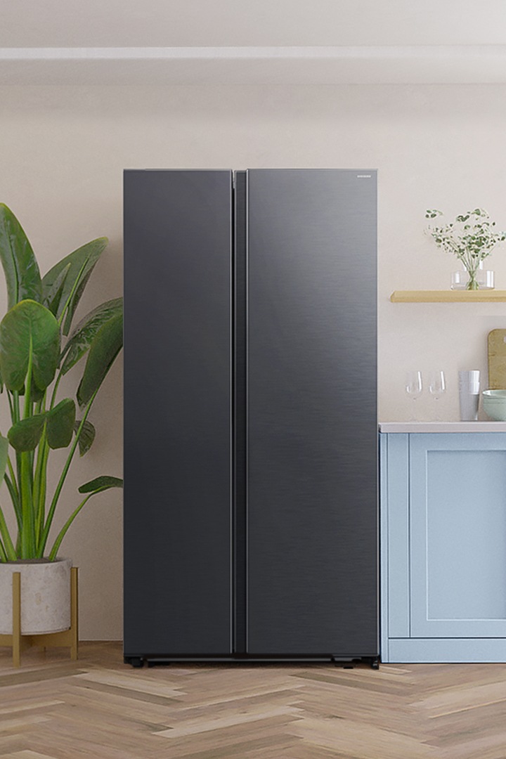 Side by Side 583L Refrigerator with Large Capacity in Matt Black
