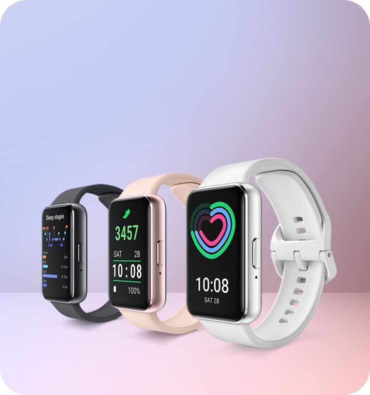 Three Galaxy Fit3 devices lined up facing sideways. Galaxy Fit3 Dark Gray with Sleep tracking feature on display, Galaxy Fit3 Pink Gold with Steps tracking feature and Galaxy Fit3 Silver with Daily Activity tracking feature.
