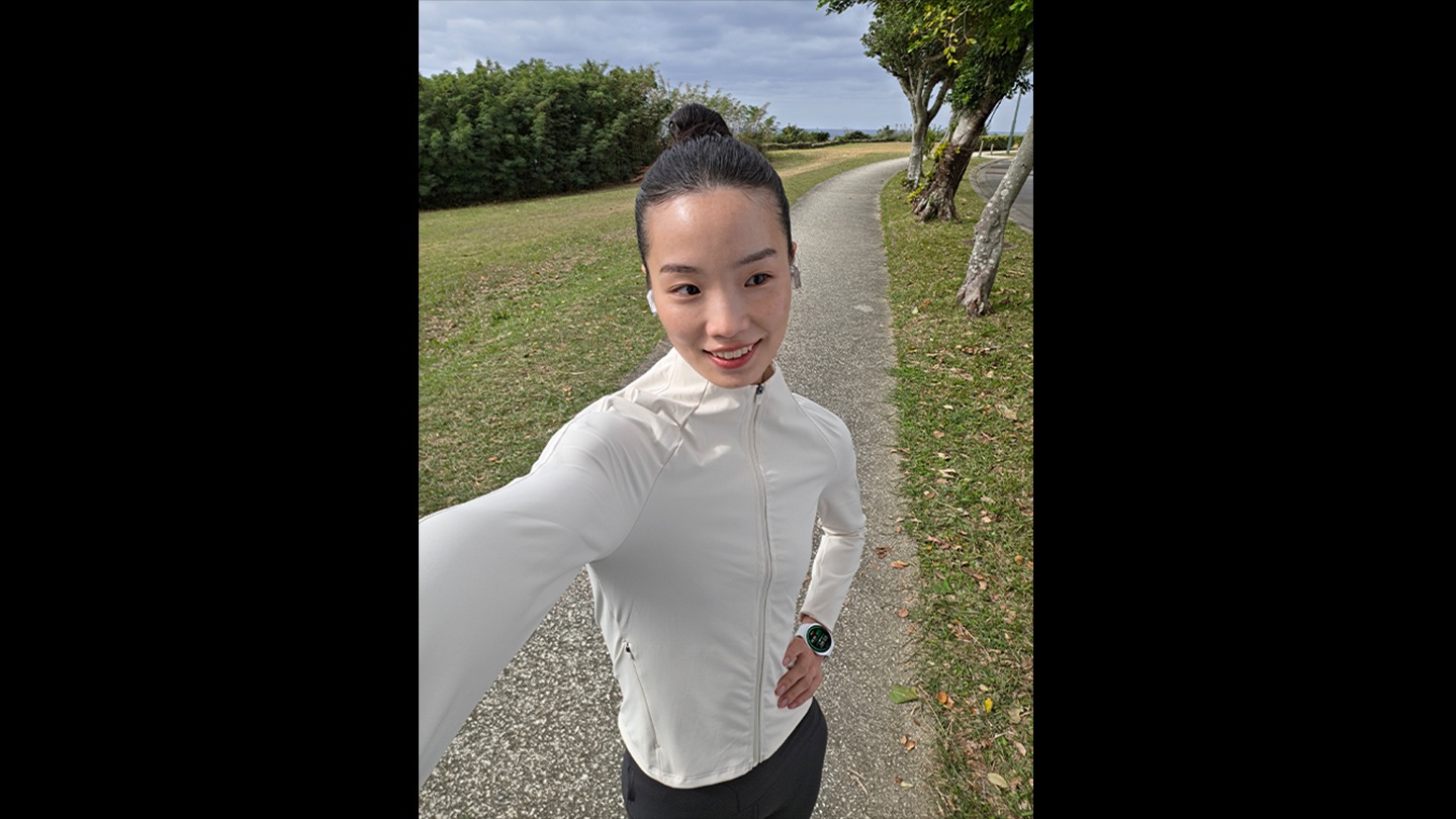 A selfie of someone. AI ensures shadows and highlights are accurately captured.