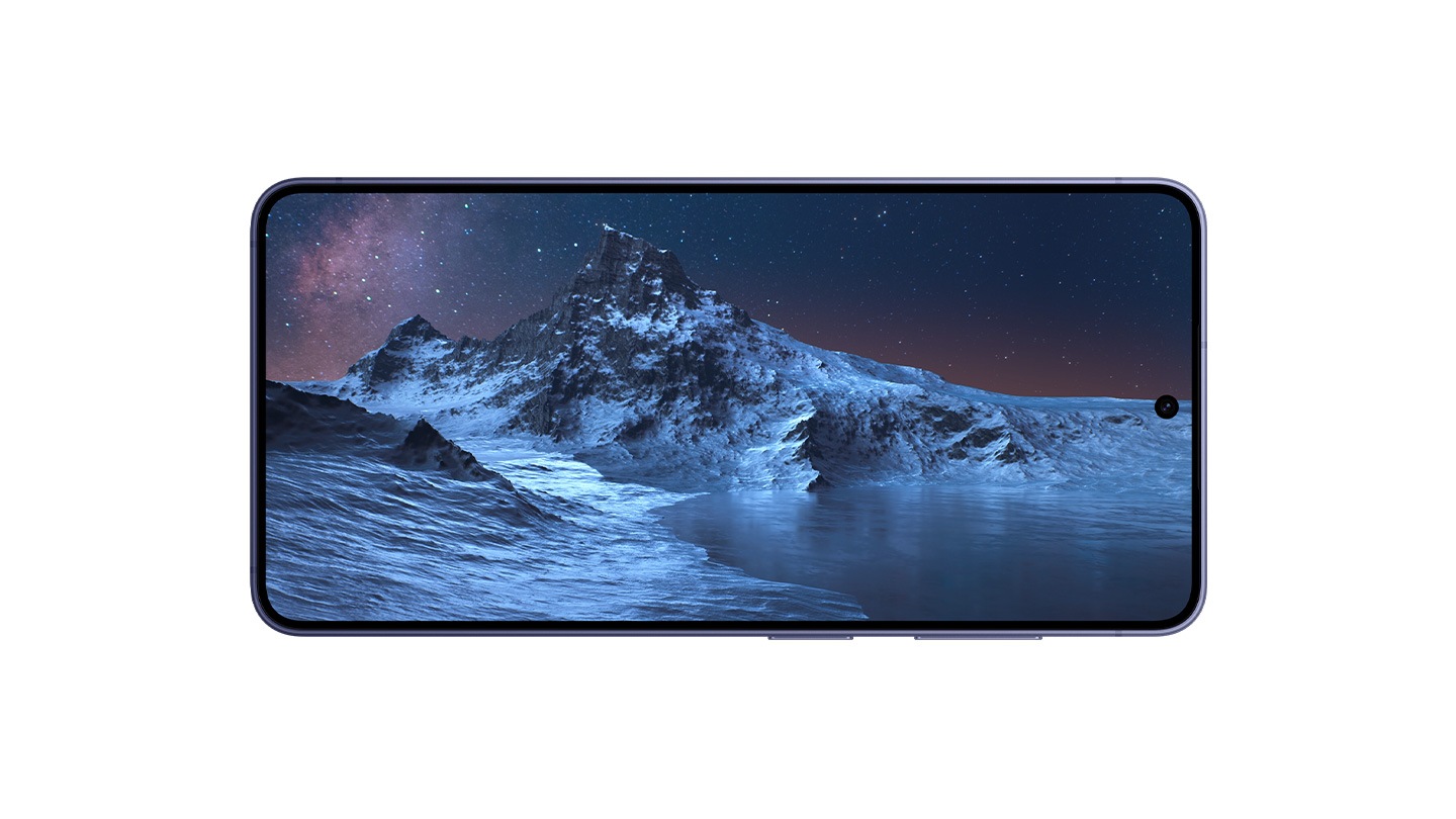 An aurora natural scene is seen on Galaxy S26's screen.