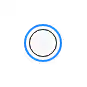 À gauche se trouve un écouteur Galaxy Buds4 de couleur blanche, avec une mise en évidence de la véritable lame métallique. En haut à droite se trouve une paire de Galaxy Buds4 de couleur blanche insérée dans l’étui de chargement avec le couvercle ouvert. En bas à droite se trouve un gros plan sur un écouteur Galaxy Buds4 de couleur blanche.