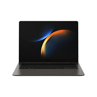 Vista lateral de la Notebook Samsung Galaxy Book3 Pro semi cerrada con un puerto USB puerto de carga y Micro SD