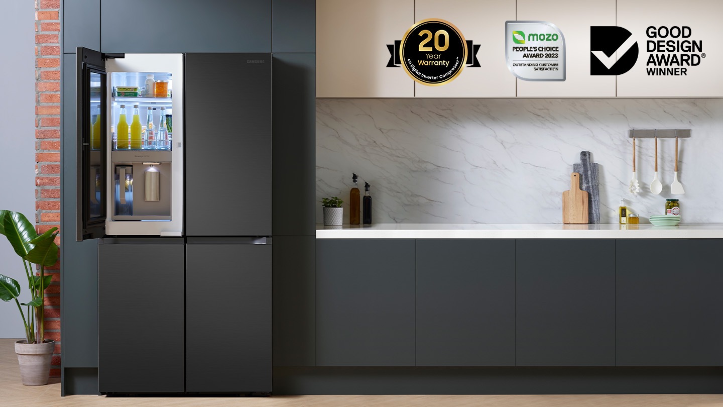 French Door Refrigerator SRF7500BB with 648L capacity handles the needs of even the largest households