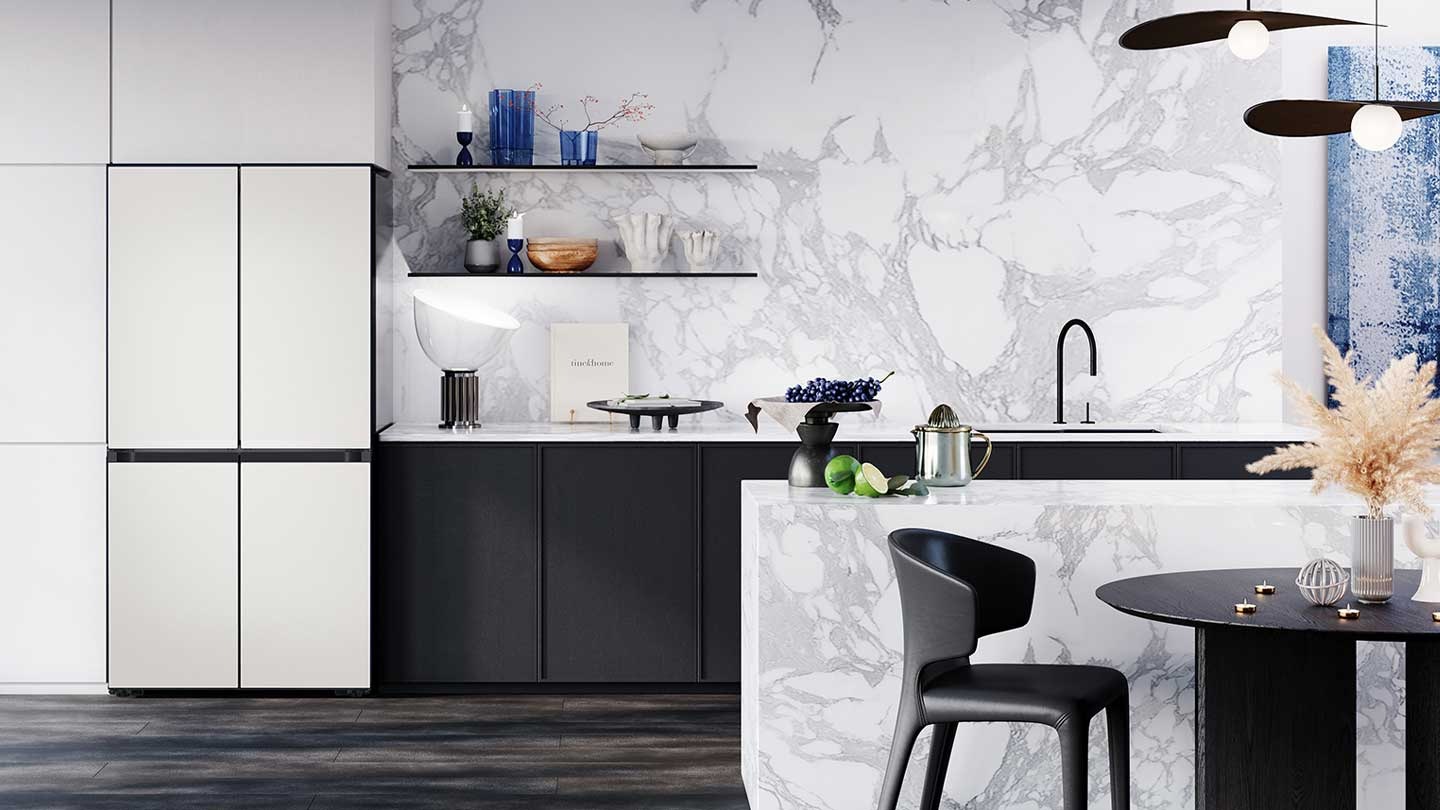 Placed in a stylish kitchen, the refrigerator has a two-tone finish that blends seamlessly with the tones of the room. Clean Pink, Clean Navy, Clean White, Satin Beige, Satin Grey, Satin Sky Blue, Cotta White and Cotta Charcoal Bespoke Panels are available for refrigerator doors.