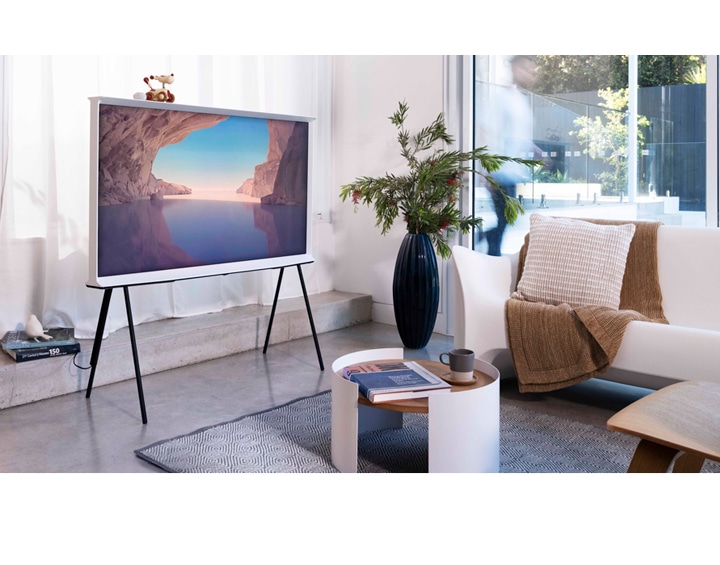 Serif sound, TV with landscape 