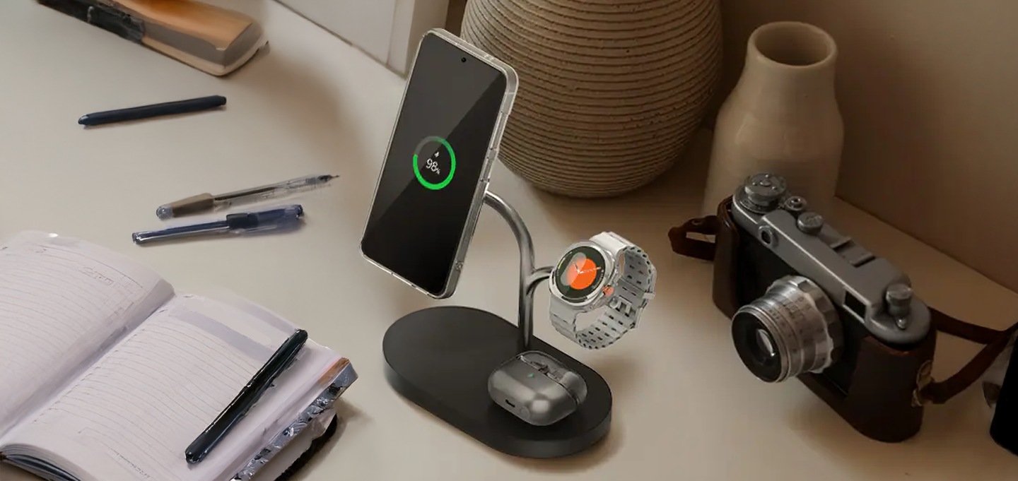 Up to 3 devices can be charged simultaneously