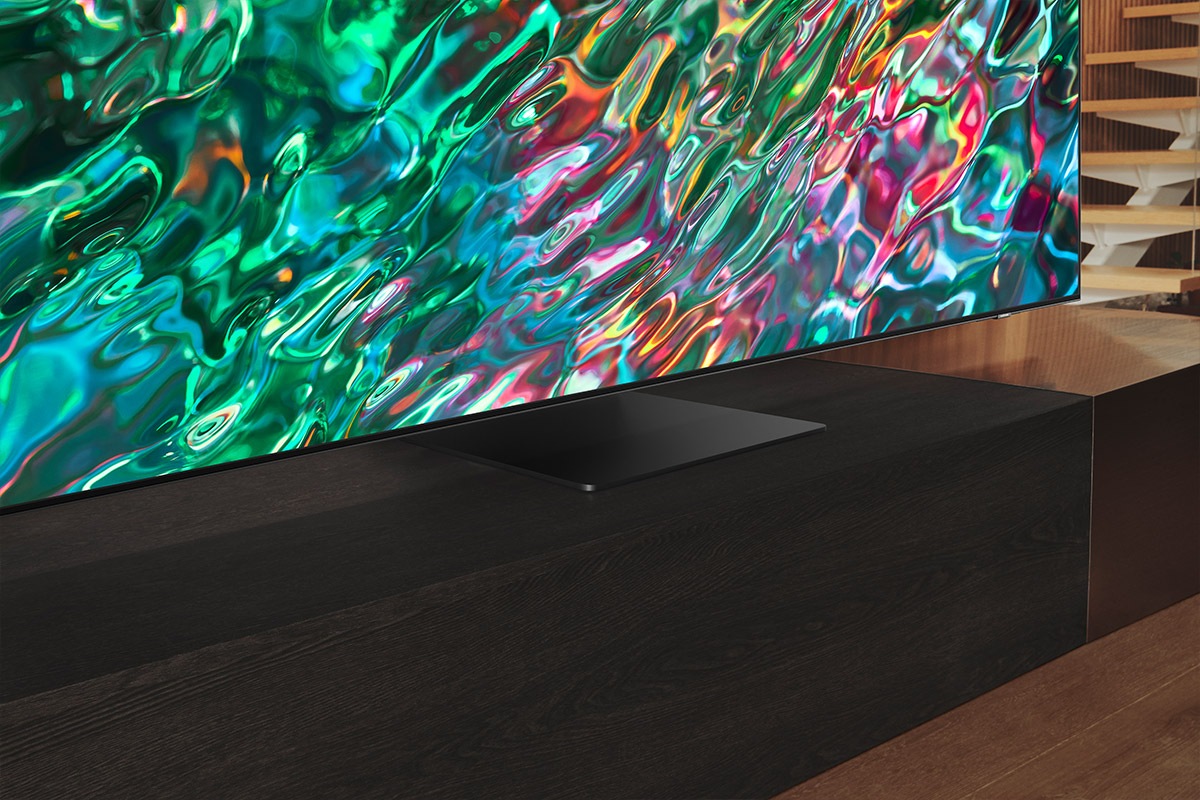 Neo QLED QN90B with Bending Plate Stand is placed on the table