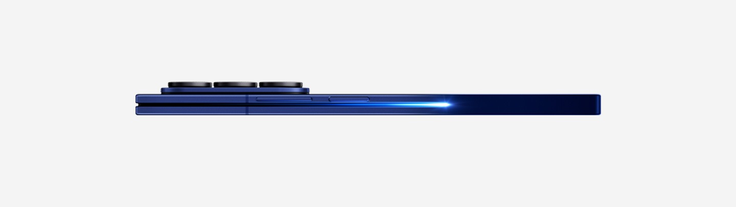 The silhouette of Galaxy Z Fold7 is seen horizontally from the side. A light shines through the gap where the device is folded as it rotates and opens up to show the expansive main screen. The device rotates back to horizontal view and closes.