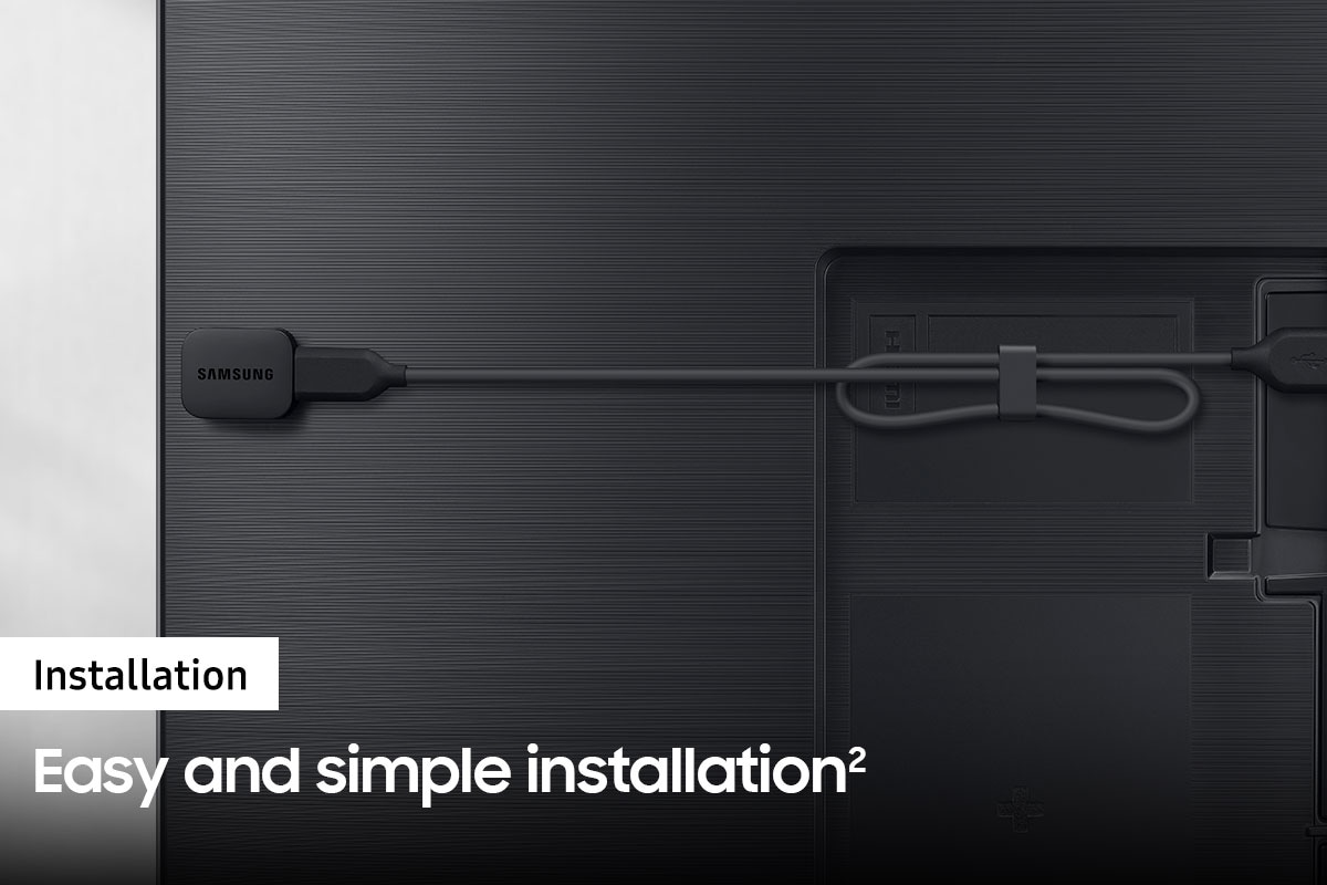 A TV and the SmartThings Dongle is connected via a USB cable.