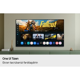 Mövcud olan müxtəlif tətbiq və xidmətlərin yer aldığı One UI Tizen-in ana ekranı qonaq otağındakı televizorda göstərilir.