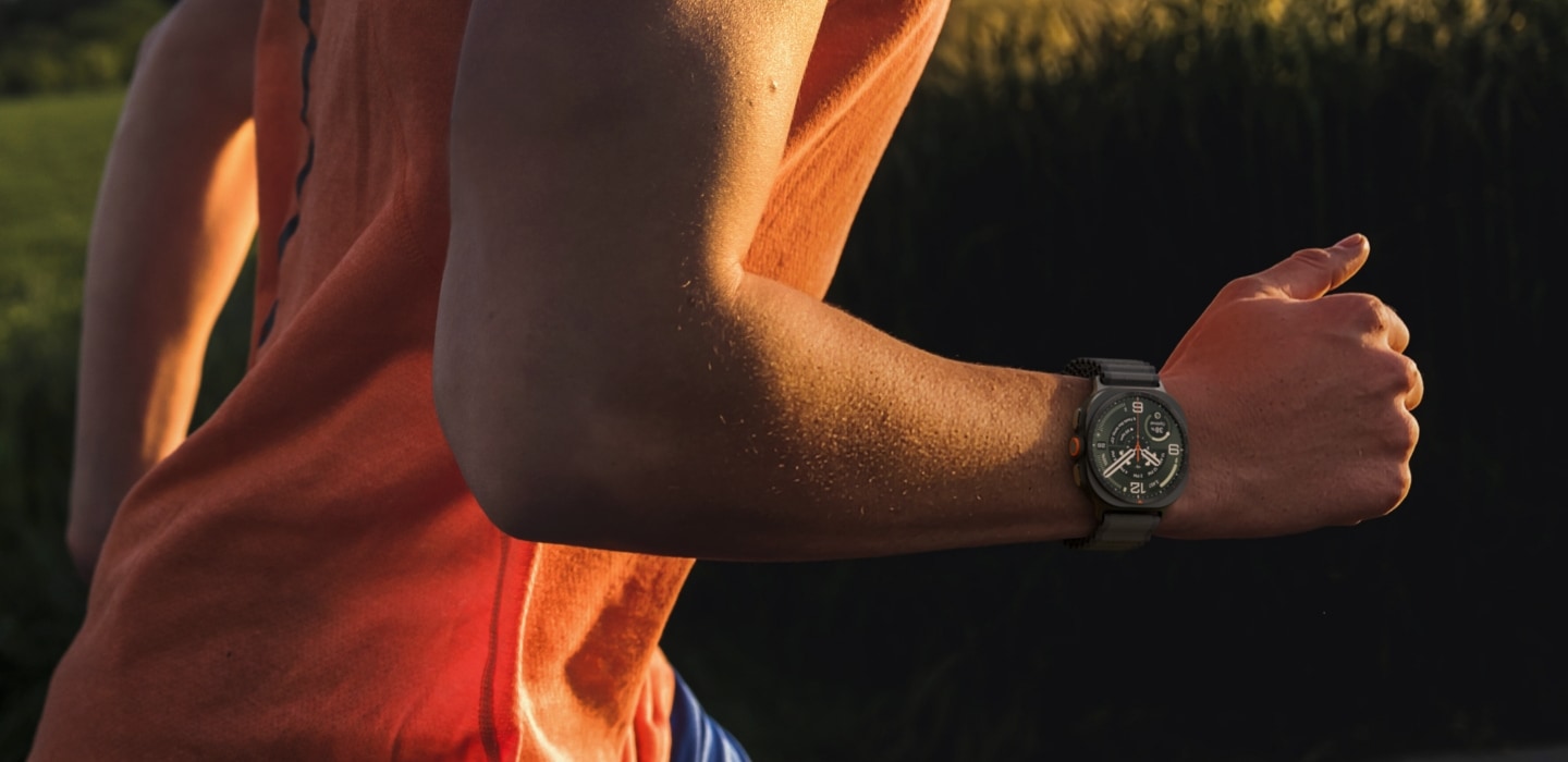 Galaxy Watch Ultra2 Trail Band tokom trčanja na otvorenom