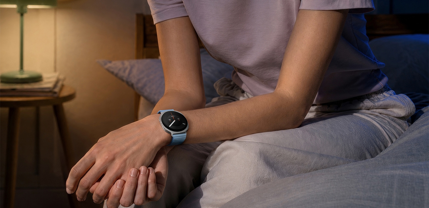 Galaxy Watch9 sa Fabric remenom tokom odmora