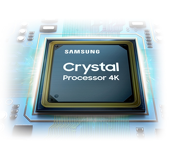 Bir kristal işlemci çipi gösterilmektedir. Üst kısımda Samsung logosunun yanı sıra Crystal Processor 4K logosunu da görebilirsiniz.