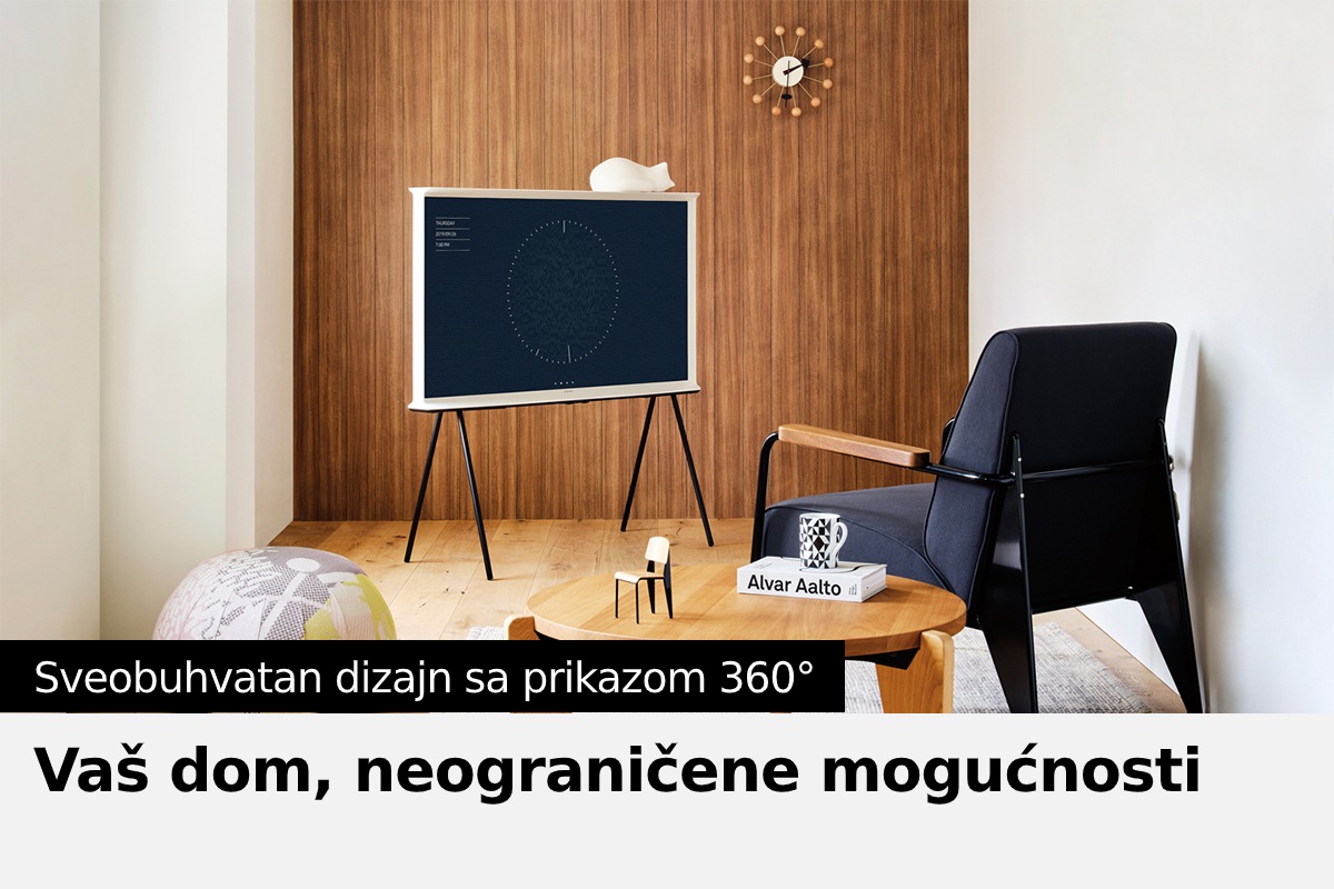 The Serif je na postolju pored stolice i stolića.