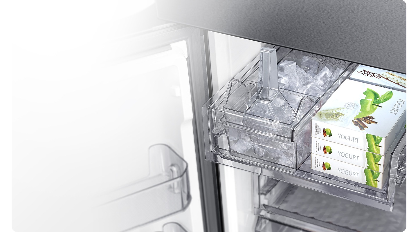 Auto Ice Maker offers the cubed ice.