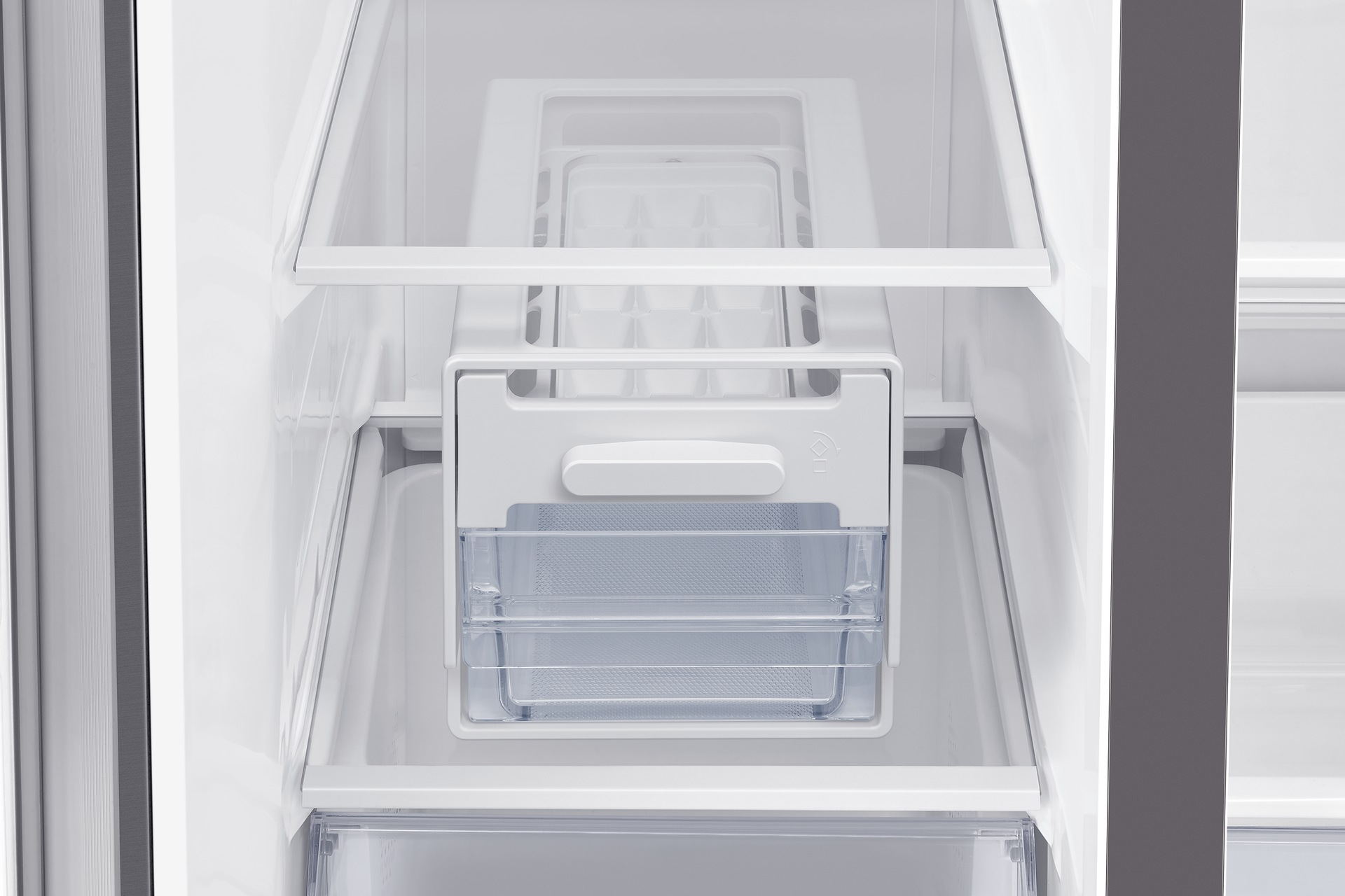 647L SpaceMax Technology Side By Side Refrigerator RS72R5001M9/D2 Silver